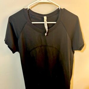 Lululemon SWIFTLY TECH short sleeve black size 12
